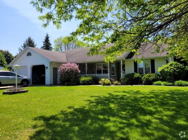 Building Photo - W5851 Hearthstone Dr
