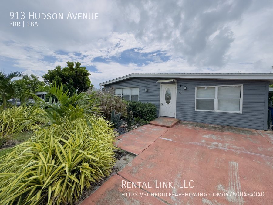 Primary Photo - Charming 3-Bedroom Home in Lehigh Acres – ...