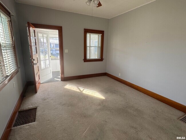 Foto del edificio - 2246 Bellevue Ave