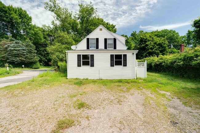Building Photo - 977 Goodwin Rd