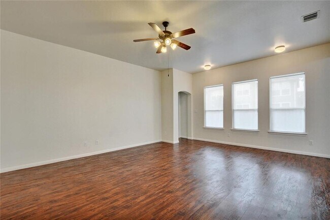 Foto del edificio - 2624 Century Park Blvd