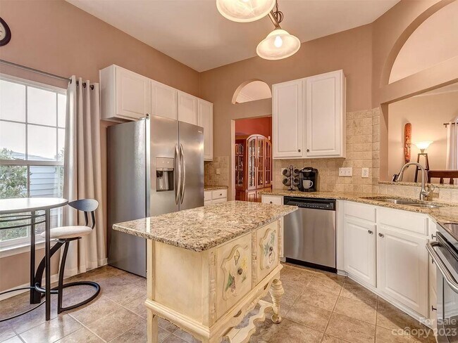 Building Photo - Partially Furnished Home for Rent
