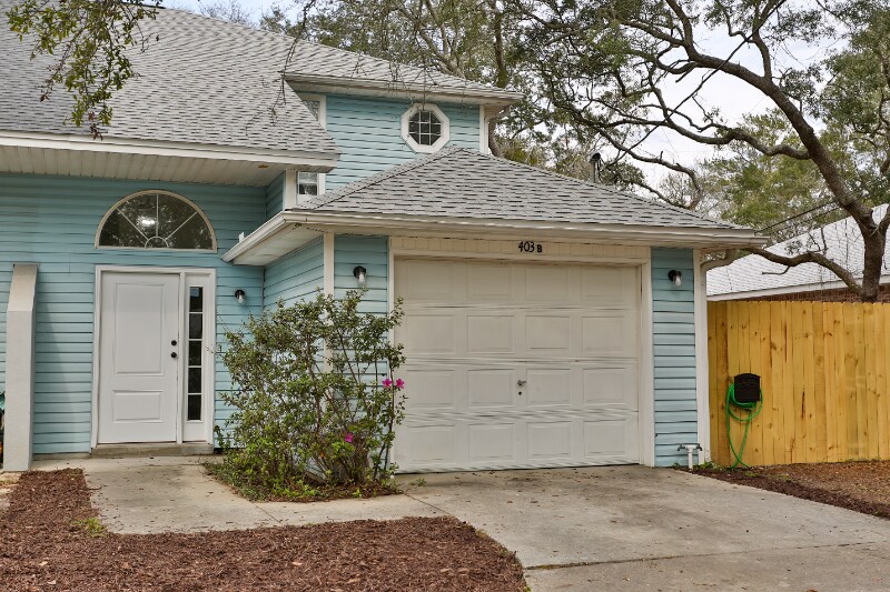 403B Yancey St, Fort Walton Beach, FL 32547 Townhome Rentals in Fort Walton Beach FL
