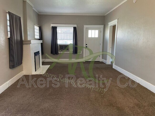 Foto del edificio - 1208 E 13th St