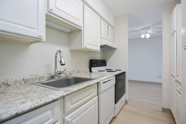 Building Photo - 95 Audubon Rd
