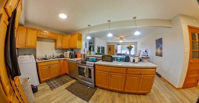 Building Photo - Stand Alone House + Washer & Dryer Include...