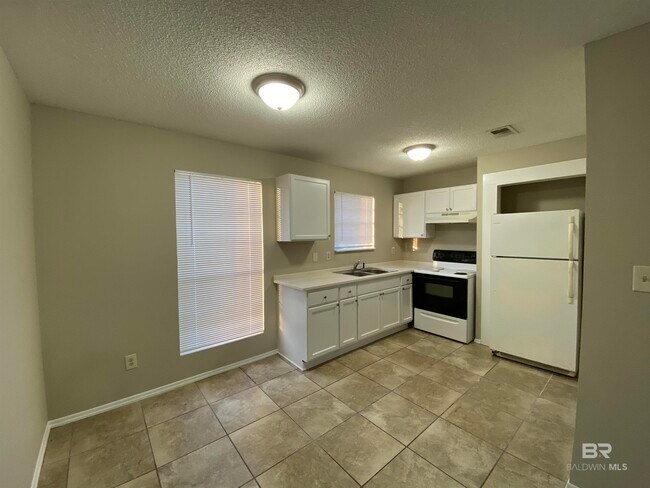 Foto del edificio - 6394 Schoel Ln