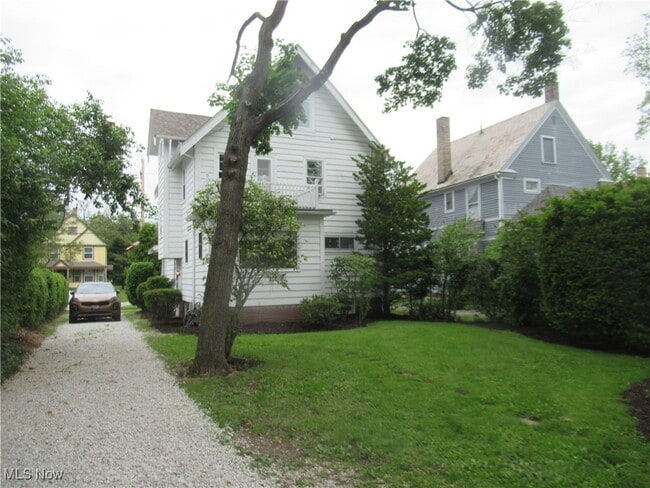 Building Photo - 142 E Bridge St