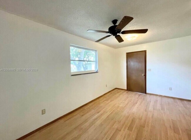 Foto del edificio - 1474 Kerry Dr
