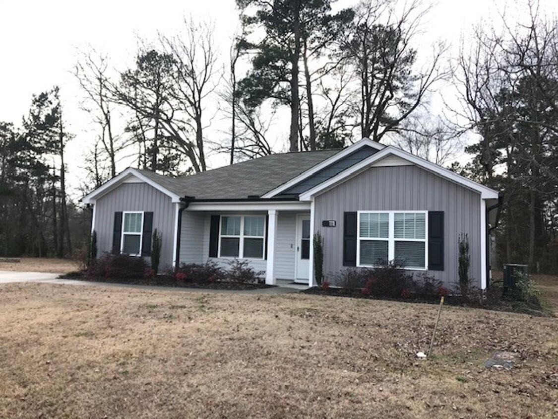 111 Hunter Landing Drive Available now! - 111 Hunter Landing Drive  Available now!