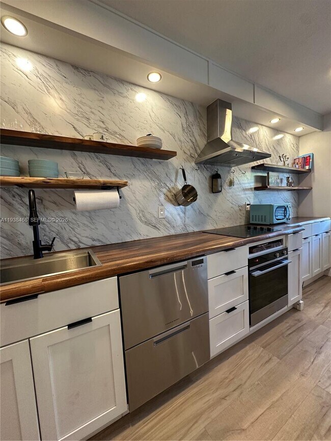 Foto del edificio - 1860 Venice Park Dr