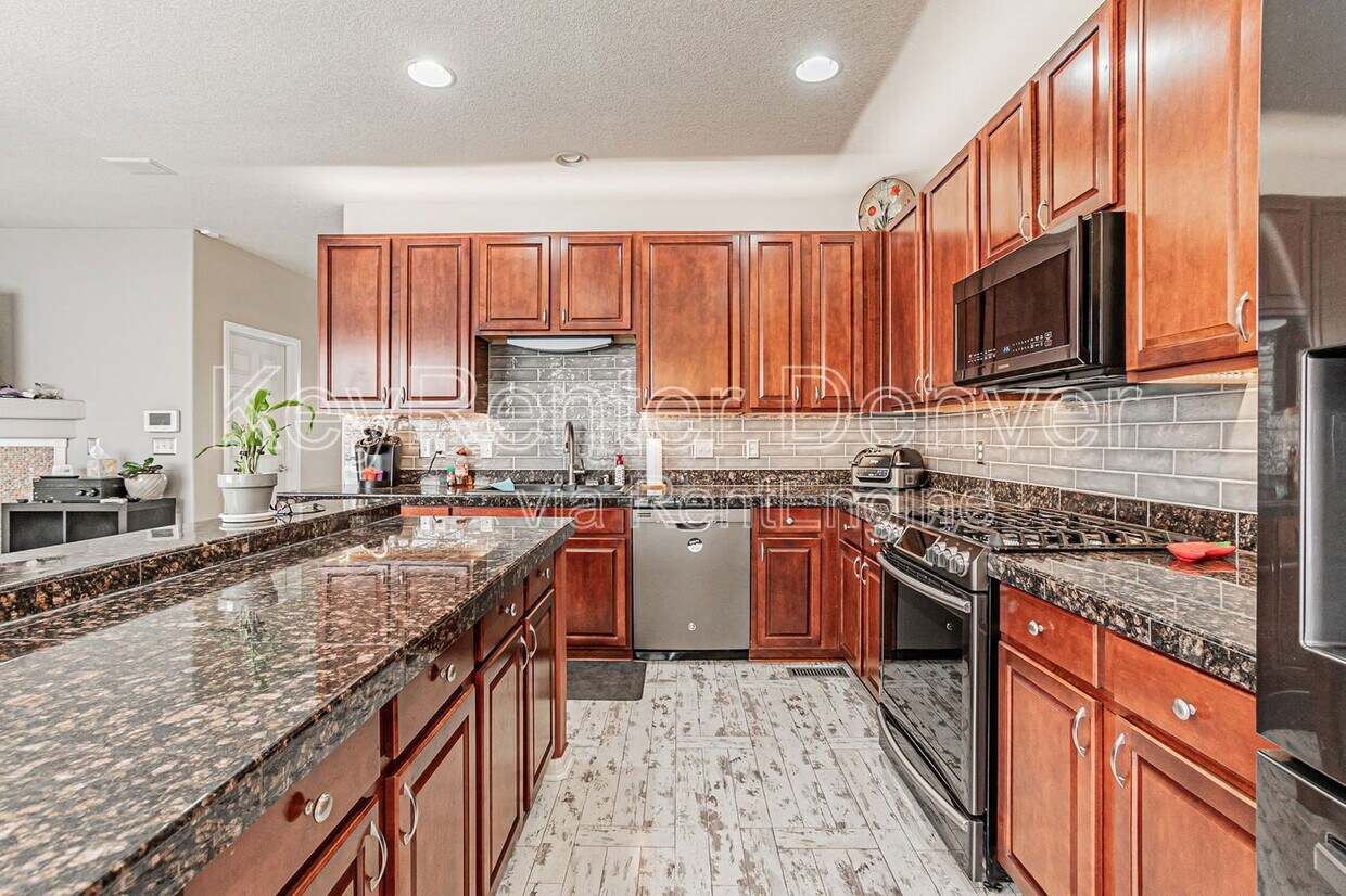 Primary Photo - 15612 E 96th Way