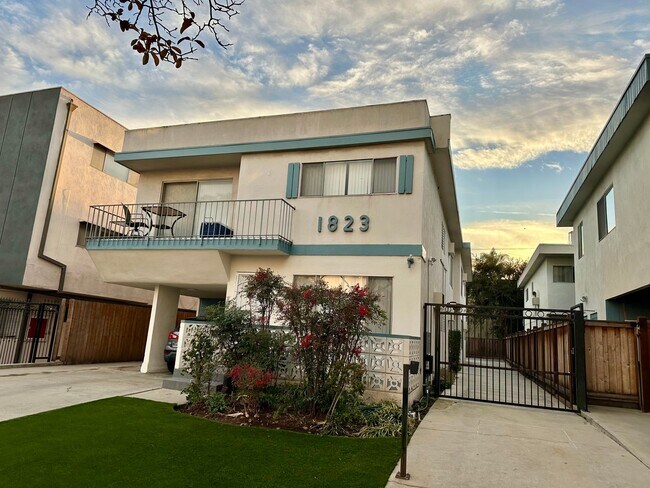 Building Photo - 1823 Camden Ave