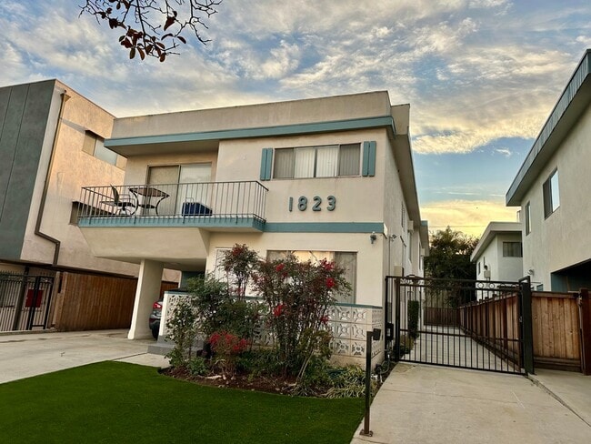 Foto del edificio - 1823 Camden Ave