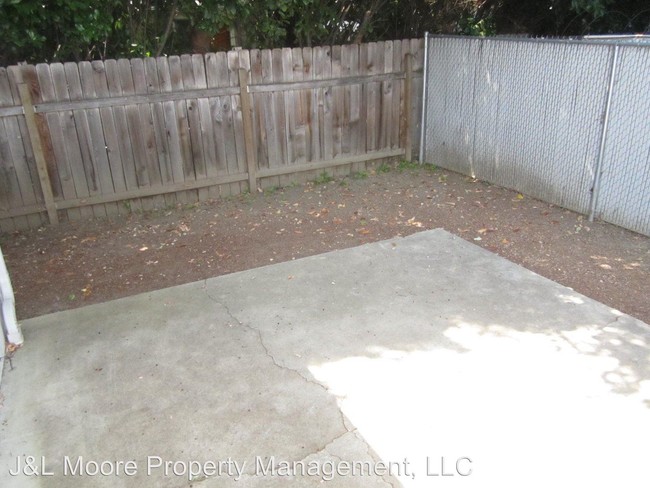 Building Photo - 531 Mountain View Dr