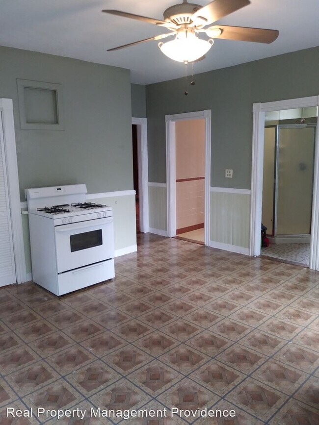 Building Photo - 753 Charles St