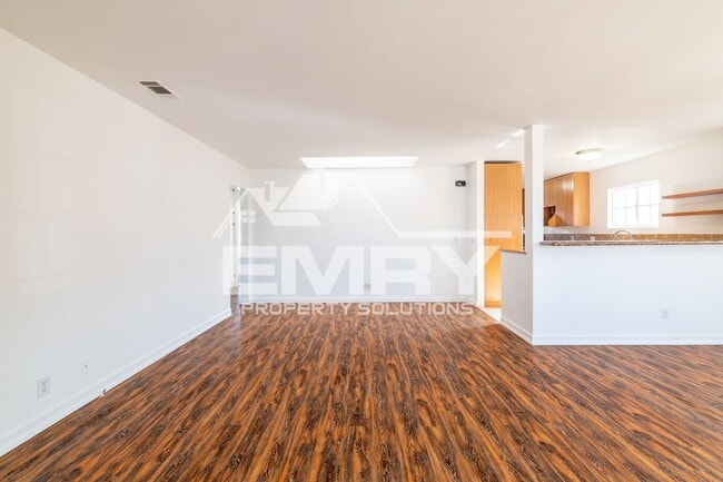 Building Photo - Beautiful 5 Bedroom Single Home in Torranc...