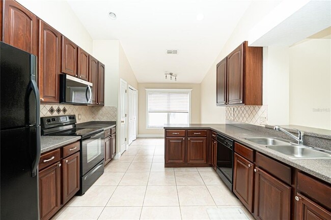 Foto del edificio - 2709 Lucas Lakes Ln