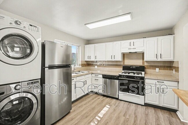 Foto del edificio - 954 Winona Ct