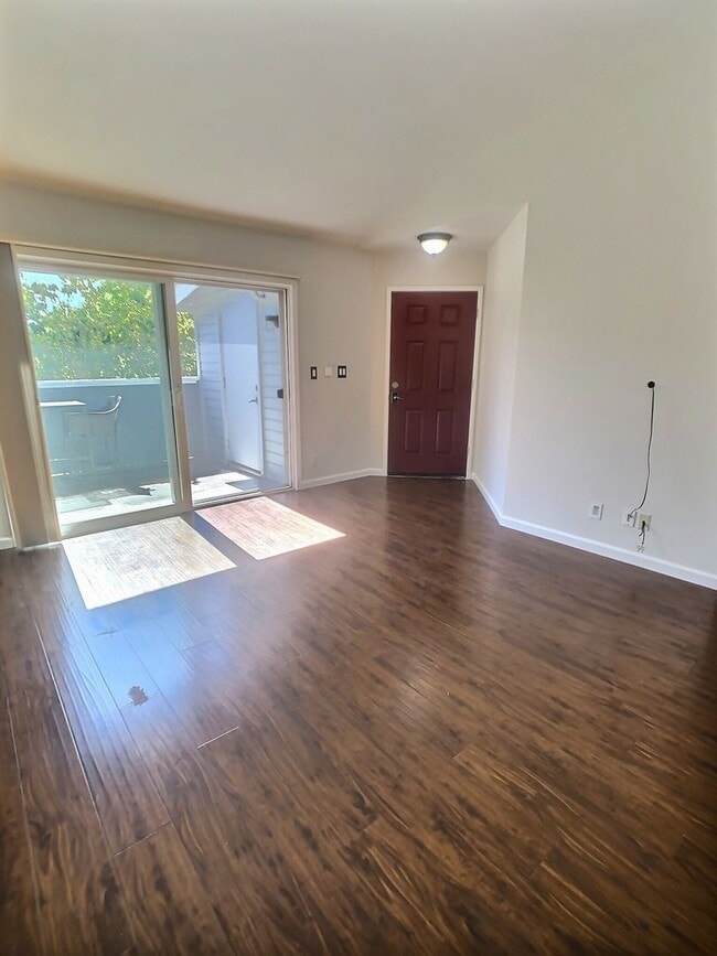 Building Photo - 294 Shadow Run Dr