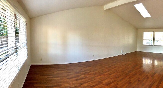 Building Photo - 817 Edgefield Dr