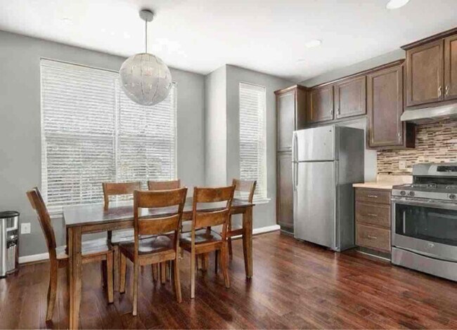 Foto del edificio - 316 White Oak Way