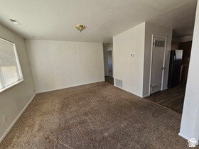Foto del edificio - 215 N 400 W