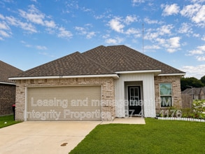 Building Photo - 325 Mulholland Ln
