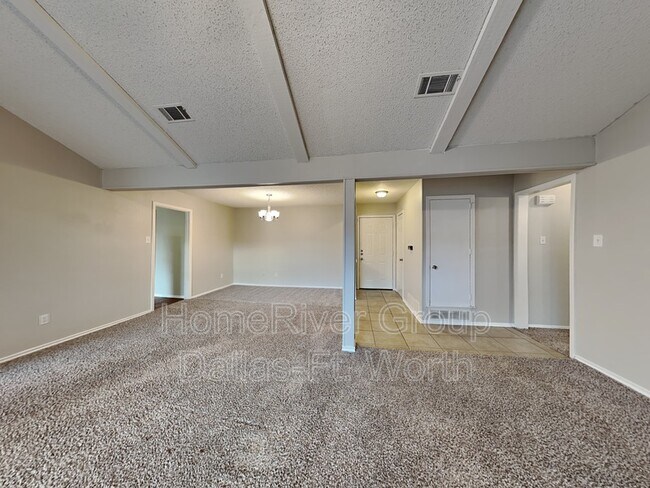 Building Photo - 3101 River Bend Rd
