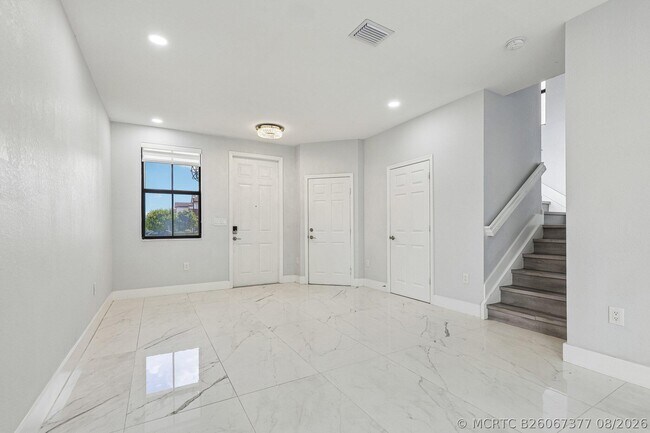 Foto del edificio - 3567 W 110th Terrace