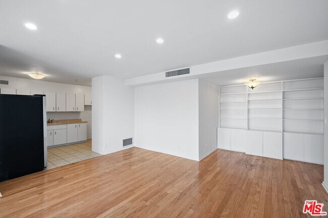 Foto del edificio - 865 Comstock Ave