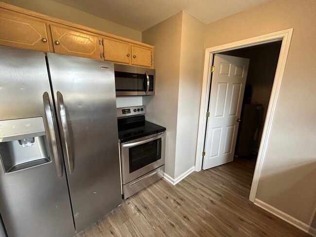 Building Photo - Charming 3-Bedroom Ranch on a Corner Lot w...