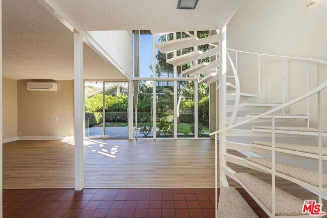 Building Photo - 4173 Del Mar Ave
