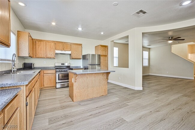 Building Photo - 12015 Spice Tree St