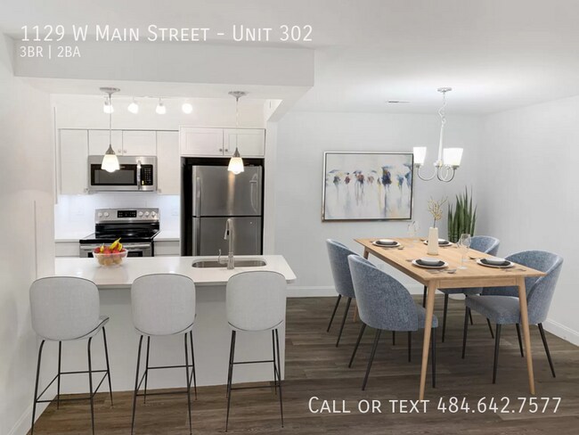 Building Photo - Renovated 3-Bedroom Apartment with Private...