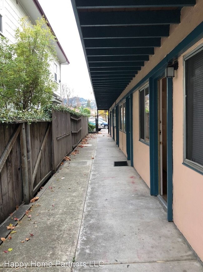 Building Photo - 6433 Telegraph Ave