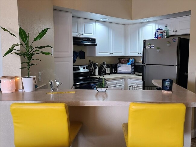 Foto del edificio - 4630 Commander Dr