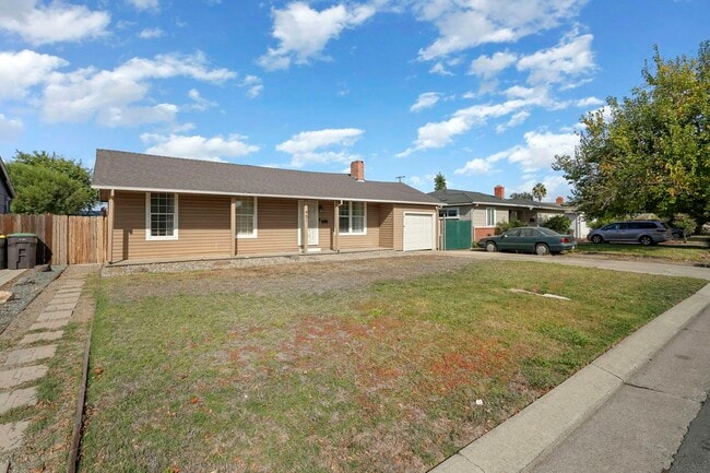 Building Photo - 451 Marengo Ave