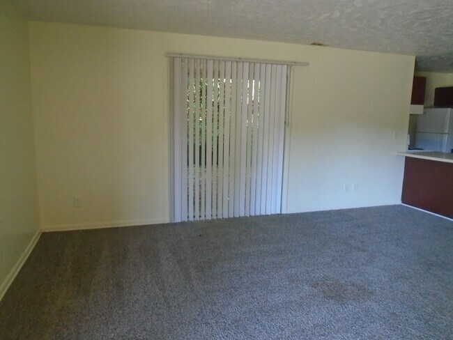 Building Photo - 2 bedroom 2 bath!