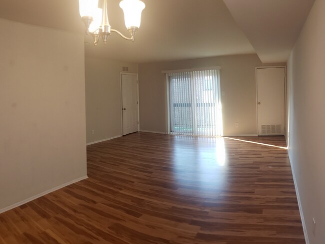 Foto del edificio - 2727 Rhawn St