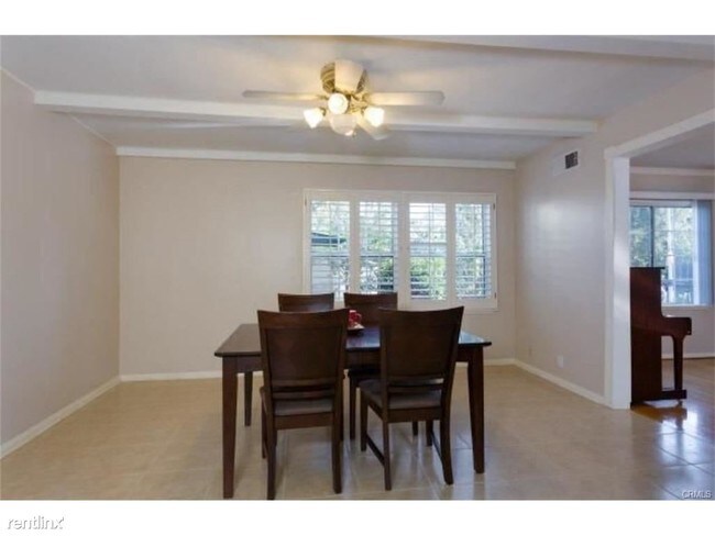 Building Photo - 4513 Palm Dr