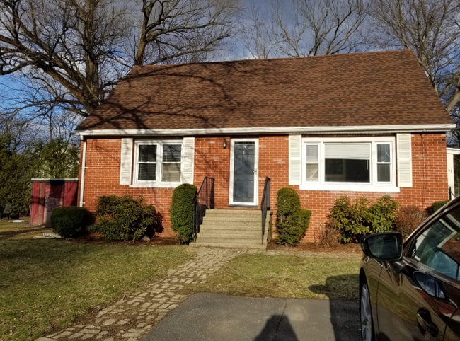 Building Photo - 81 Maranda St