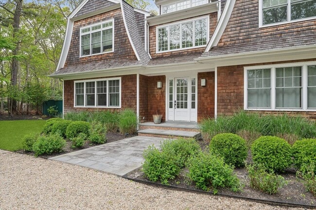 Building Photo - 201 Roses Grove Rd