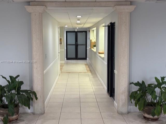 Building Photo - 2016 Bay Dr