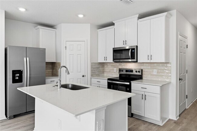 Foto del edificio - 16278 Bird of Paradise Ave
