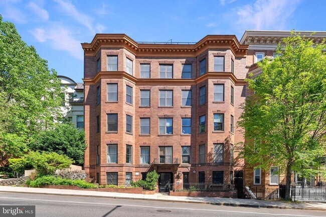 Building Photo - 1417 Chapin St NW