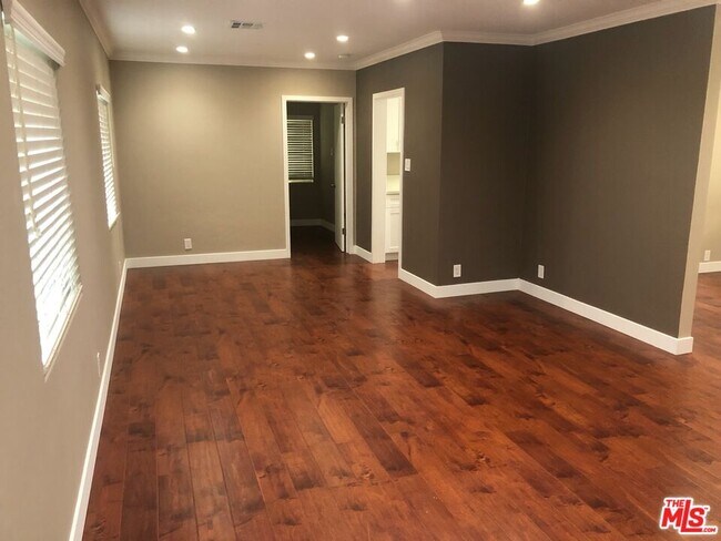 Foto del edificio - 5318 Alhama Dr