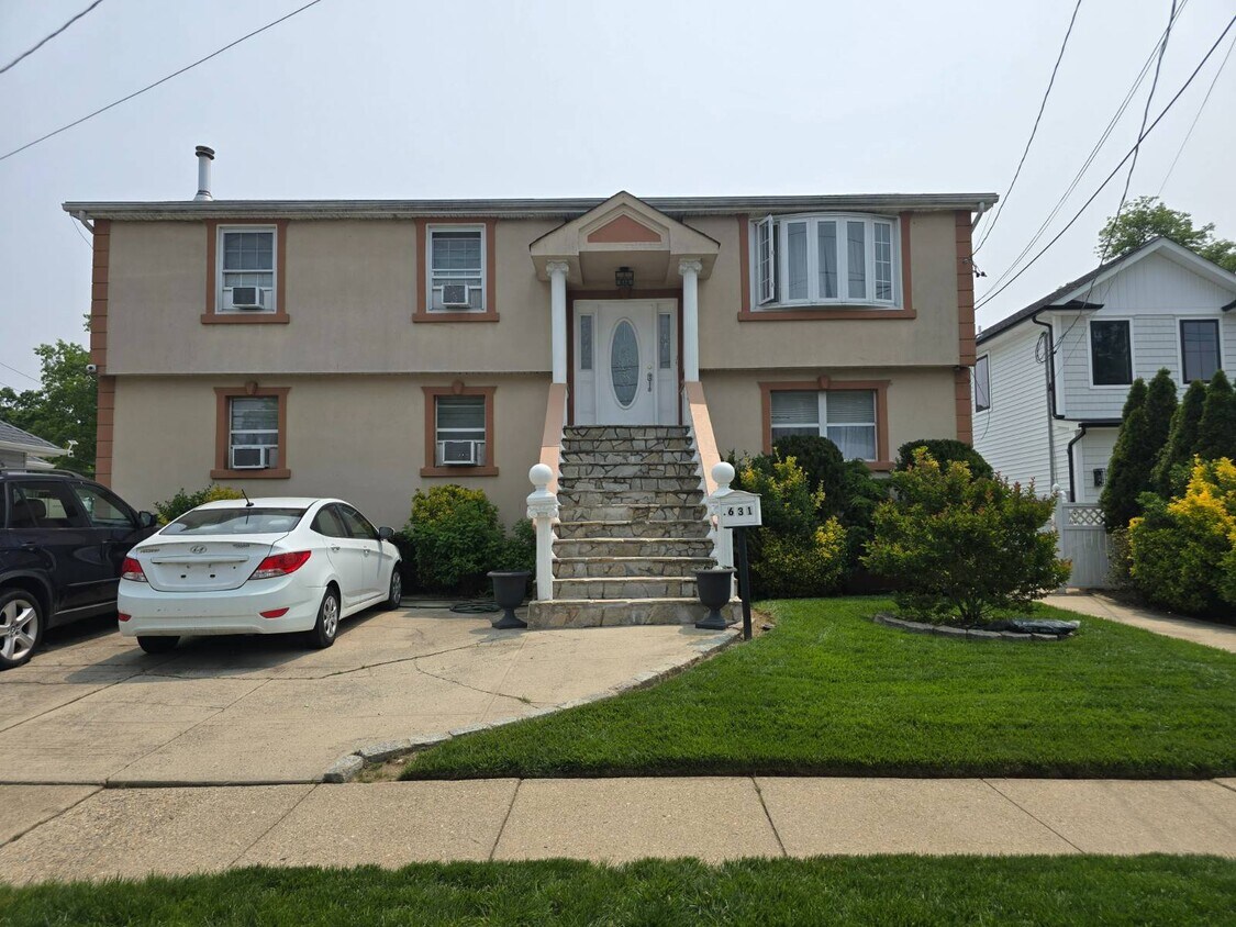 Foto principal - 631 Jennings Ave