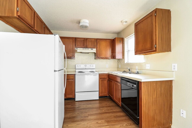 Building Photo - 5939 Shadydell Dr