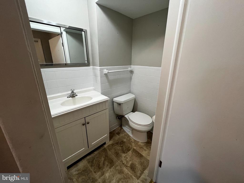 Primary Photo - 100 Fox Dr